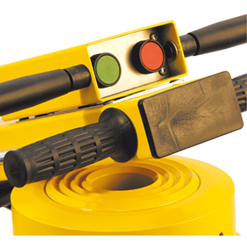 Cric Mammut, 110 tonnes, Air comprim&eacute;/hydraulique Rideout Tool & Machine Inc.