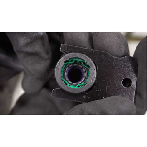 Jeu de d&eacute;connecteurs pour conduite d'essence et Def Rideout Tool & Machine Inc.