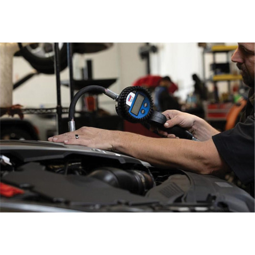 D&eacute;bitm&egrave;tre &eacute;lectronique de lubrifiant avec rallonge flexible &agrave; 90° Rideout Tool & Machine Inc.