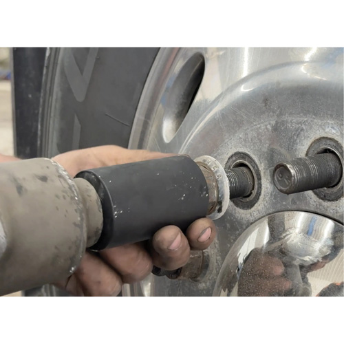 Jeu de douilles hexagonales et h&eacute;licoidales pour &eacute;crous de roue de camion Rideout Tool & Machine Inc.