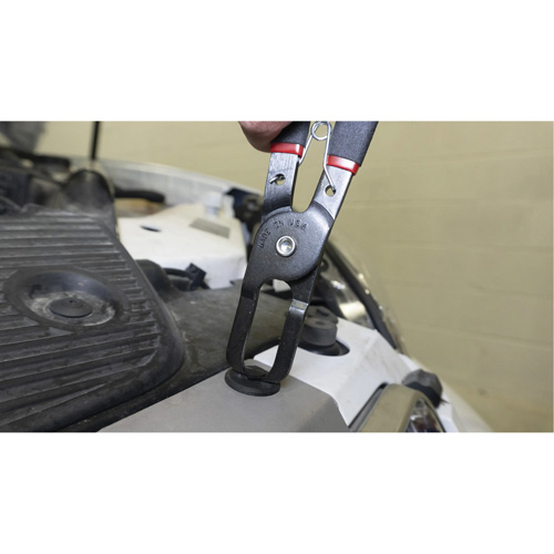 Pince pour chevilles de retenue avec poign&eacute;es bi-mati&egrave;re Rideout Tool & Machine Inc.