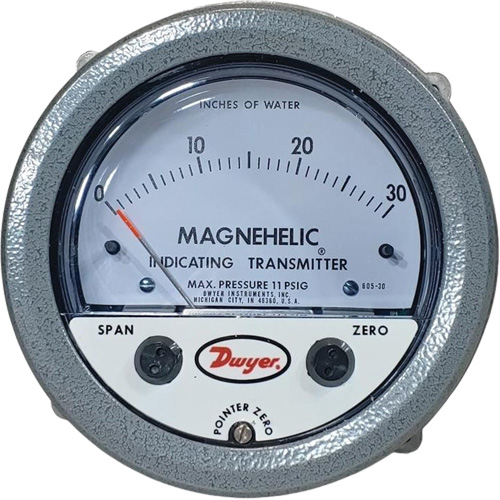 Manom&egrave;tre diff&eacute;rentiel et &eacute;metteur de signalisation de s&eacute;rie 605 Magnehelic,  4", 0 - 30 po en c.e., Fixation sur panneau, Analogique Rideout Tool & Machine Inc.