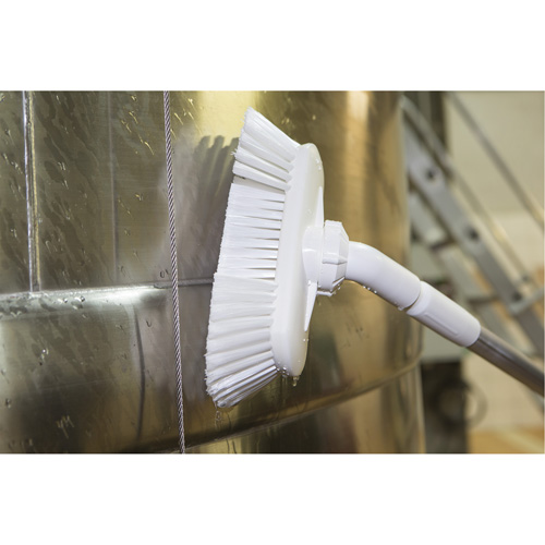 Brosse de lavage aliment&eacute;e en eau et &agrave; angle r&eacute;glable, Soies Doux, Longueur de 9-1/4", Vert Rideout Tool & Machine Inc.