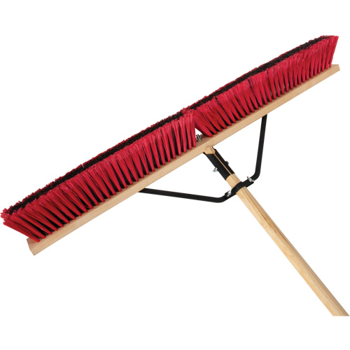 Balai-brosse &agrave; manche renforc&eacute;, 36", Moyen, Soies PVC Rideout Tool & Machine Inc.