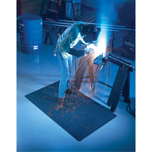 Weldsafe Ultrasoft Mat No. 447, Rubber, 5' L, 3' W x 7/8" Thick, Black Rideout Tool & Machine Inc.