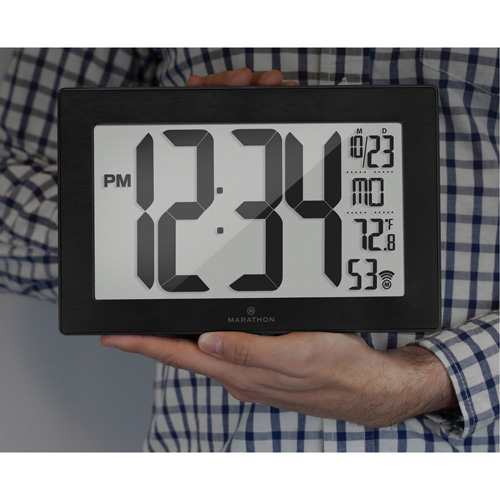 Horloge murale &agrave; r&eacute;glage et ajustement automatiques avec support, Num&eacute;rique, &agrave; piles, Noir Rideout Tool & Machine Inc.