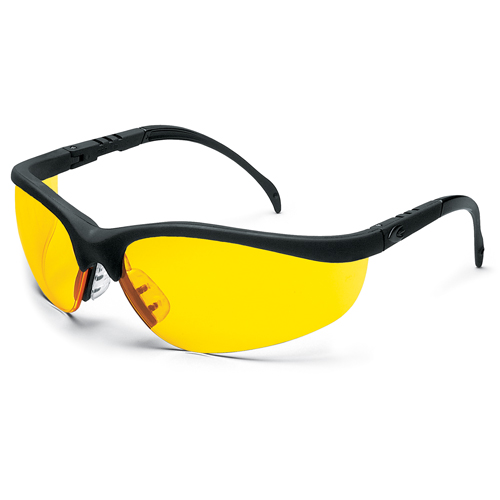 Lunettes de s&eacute;curit&eacute; Klondike, Lentille Ambr&eacute;e, Anti-&eacute;gratignures, R&eacute;pond ou surpasse la norme CSA Z94.3 Rideout Tool & Machine Inc.