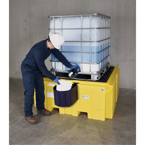 GRV Spill Pallet Plus avec drain, Capacit&eacute; de d&eacute;versement 365 gal. US, 62" x 62" x 28" Rideout Tool & Machine Inc.