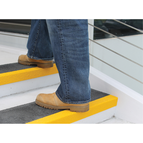 Safestep&reg; Anti-Slip Step Cover, 10" W x 32" L, Black & Yellow Rideout Tool & Machine Inc.