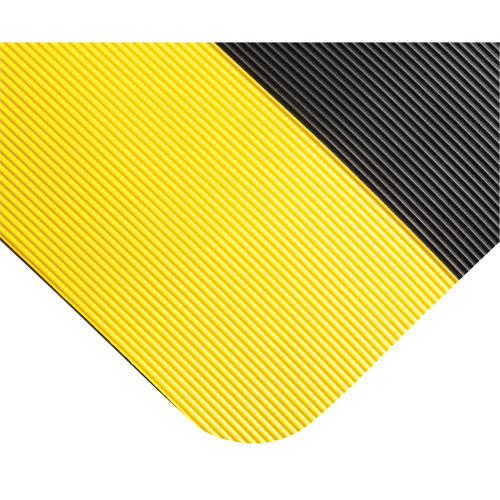 Tapis tr&egrave;s robuste pour panneau de contr&ocirc;le No 720, Ondul&eacute;, 3' x 10' x 5/8", Noir/Jaune, PVC Rideout Tool & Machine Inc.
