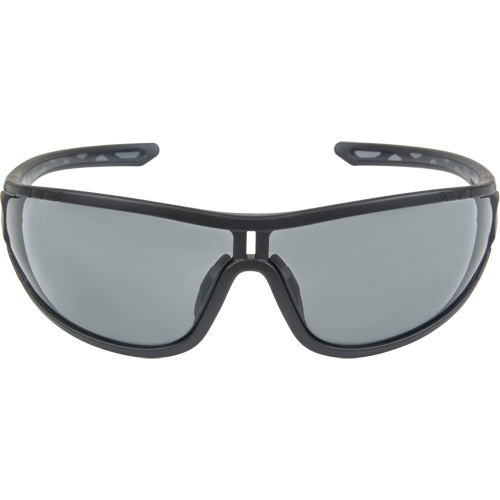 Lunettes de s&eacute;curit&eacute; de s&eacute;rie Z3000, Lentille Grise/fum&eacute;e, Antibu&eacute;e/Anti-&eacute;gratignures, ANSI Z87+/R&eacute;pond ou surpasse la norme CSA Z94.3 Rideout Tool & Machine Inc.