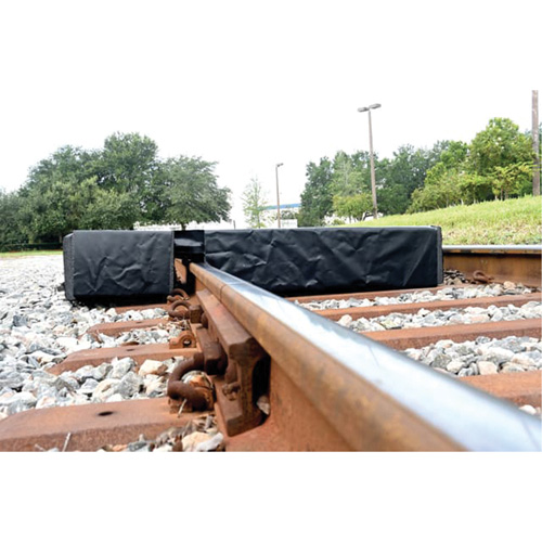 Ultra-Track Berm, 144 US gal. Capacity, 4' W x 6' L x 12" H, Foam Wall Rideout Tool & Machine Inc.