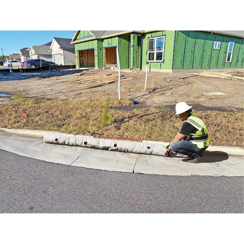 Ultra-Gutter Guard&reg;, Sediment, 120" L x 9" W Rideout Tool & Machine Inc.