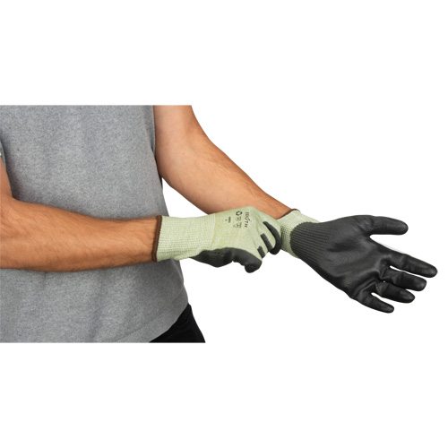 Gants &eacute;lastiques &eacute;cologiques sans coutures r&eacute;sistants &agrave; la coupe, Taille 9, Calibre 13, Rev&ecirc;tement Polyur&eacute;thane, Enveloppe en PEHP/rPET, ASTM ANSI niveau A4 Rideout Tool & Machine Inc.