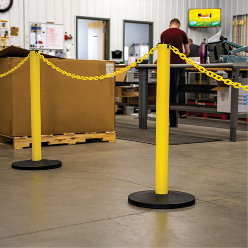 Industrial Stanchion Kit with Plastic Chain, 37" High, Black Rideout Tool & Machine Inc.