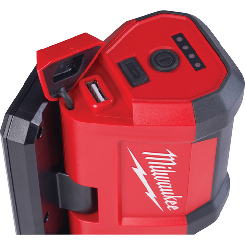 Projecteur &agrave; faisceau large pour entretien et r&eacute;paration avec chargeur USB M12 Rover, DEL, 700 lumens Rideout Tool & Machine Inc.