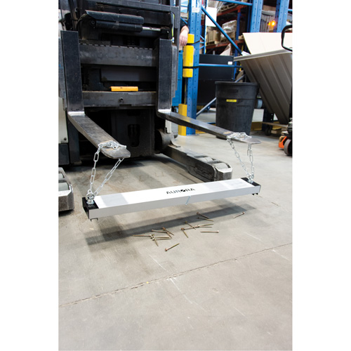 Balais de cour magn&eacute;tique, 36" la Rideout Tool & Machine Inc.