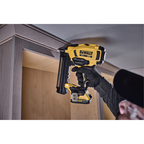 XR&reg; Cordless 18Ga Brad Nailer, 20 V, Lithium-Ion Rideout Tool & Machine Inc.