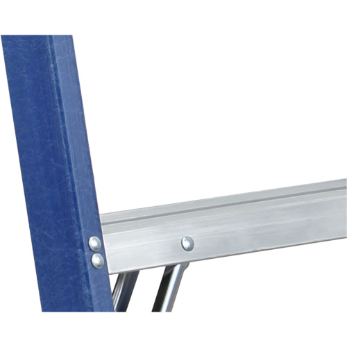 Escabeaux industriels (s&eacute;rie 6300), 4', Fibre de verre, Capacit&eacute; 250 lb, Type 1 Rideout Tool & Machine Inc.