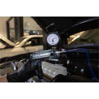 Pompe &agrave; vide/pression Silverline Rideout Tool & Machine Inc.