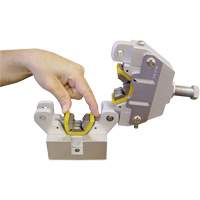 Sertisseuse pour tuyau de climatiseur Rideout Tool & Machine Inc.