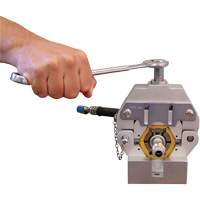 Sertisseuse pour tuyau de climatiseur Rideout Tool & Machine Inc.