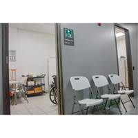 Folding Chairs, Polyethylene, White, 350 lbs. Weight Capacity ON602 | Rideout Tool & Machine Inc.