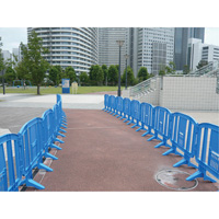 Minit Barricade, Interlocking, 49" L x 39" H, Green SGN479 | Rideout Tool & Machine Inc.