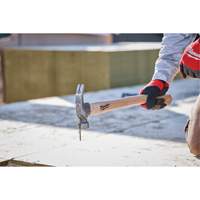 Marteau de charpente &agrave; face frais&eacute;e, 23 oz, Prise en Bois Rideout Tool & Machine Inc.